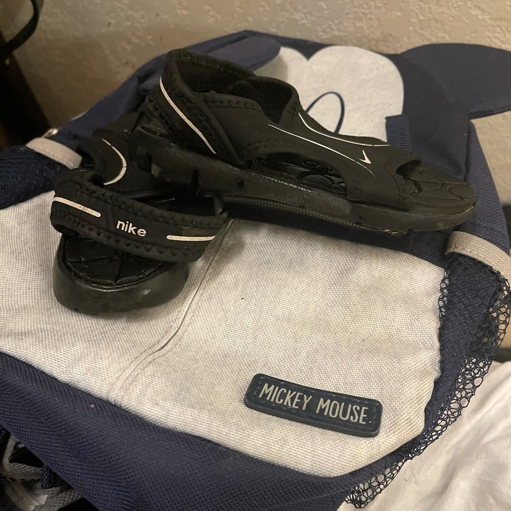Nike (sunrays) - Picture 2 of 2